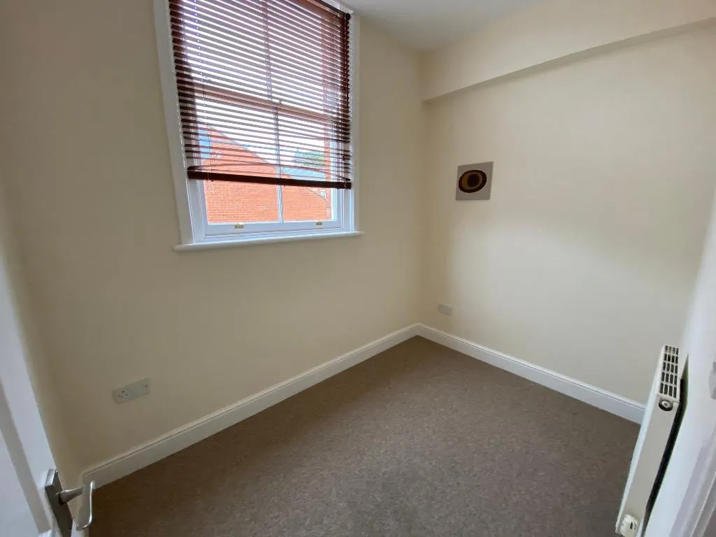 Lincoln Street, Swindon, SN1, photo 6