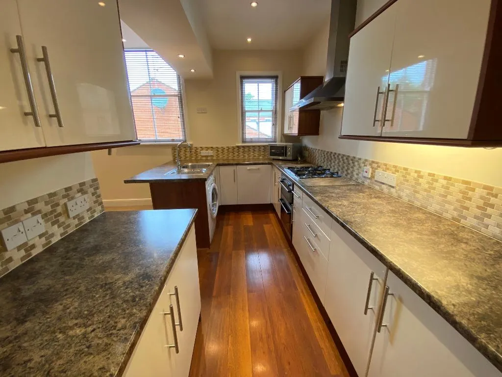 Lincoln Street, Swindon, SN1, photo 2