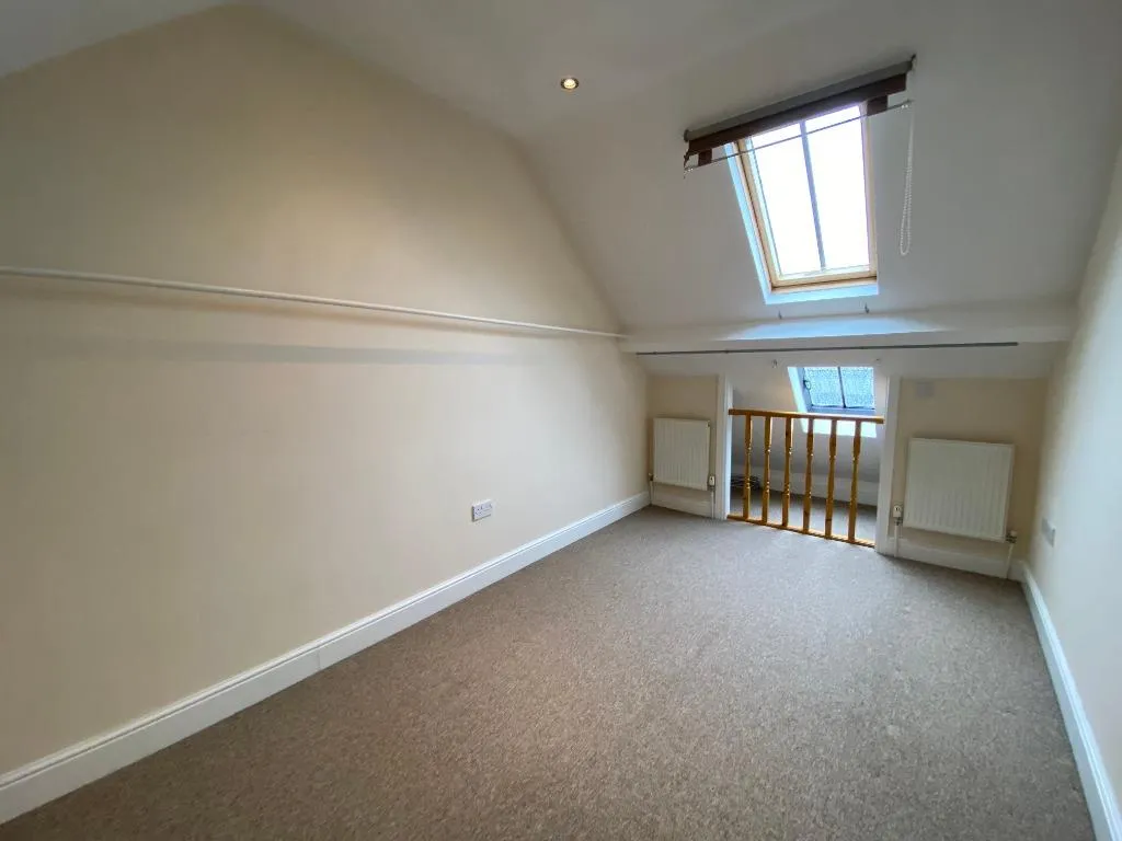 Lincoln Street, Swindon, SN1, photo 8