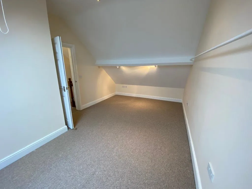 Lincoln Street, Swindon, SN1, photo 9