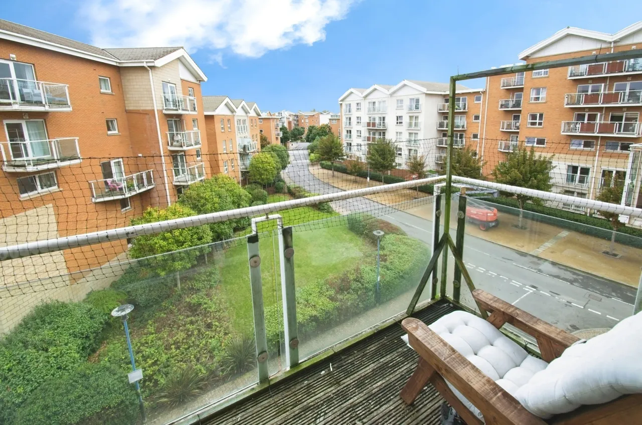1 bed flat for sale — Taliesin Court, Chandlery Way, Cardiff, CF10