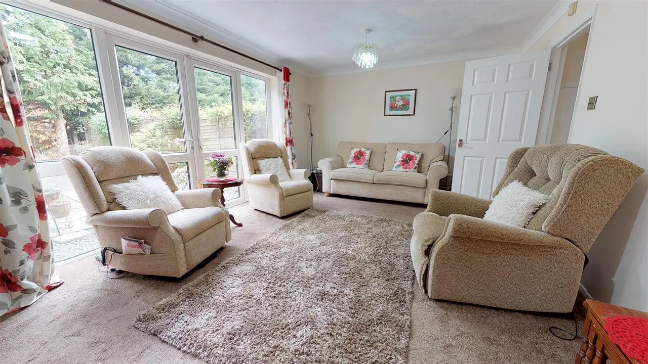 The Lindens, Loughton, photo 4