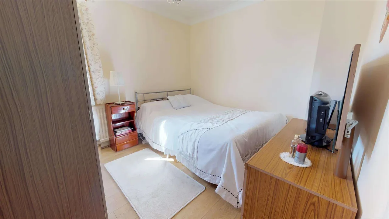 The Lindens, Loughton, photo 9