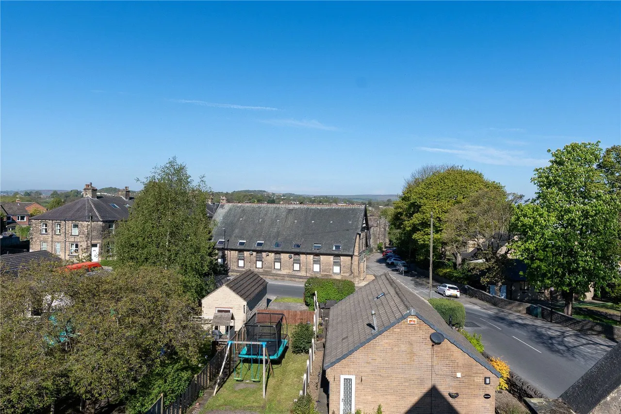 Dibb Lane, Yeadon, LS19, photo 12