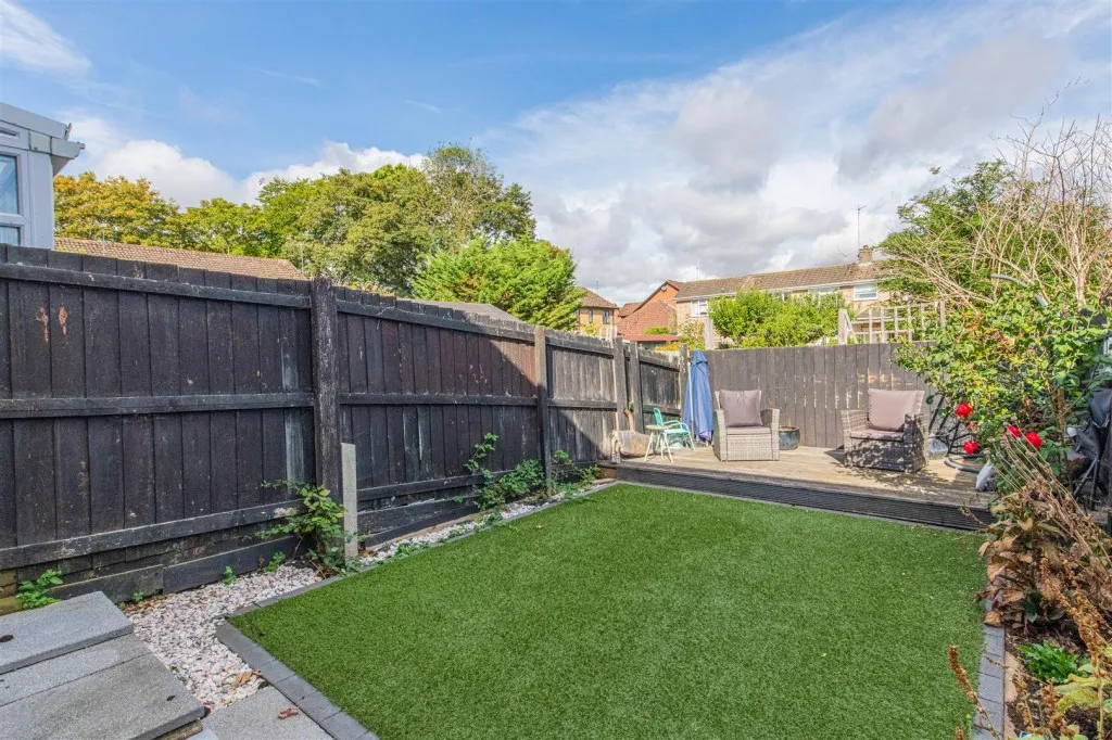 Wheatcroft Gardens, Rushden, photo 6