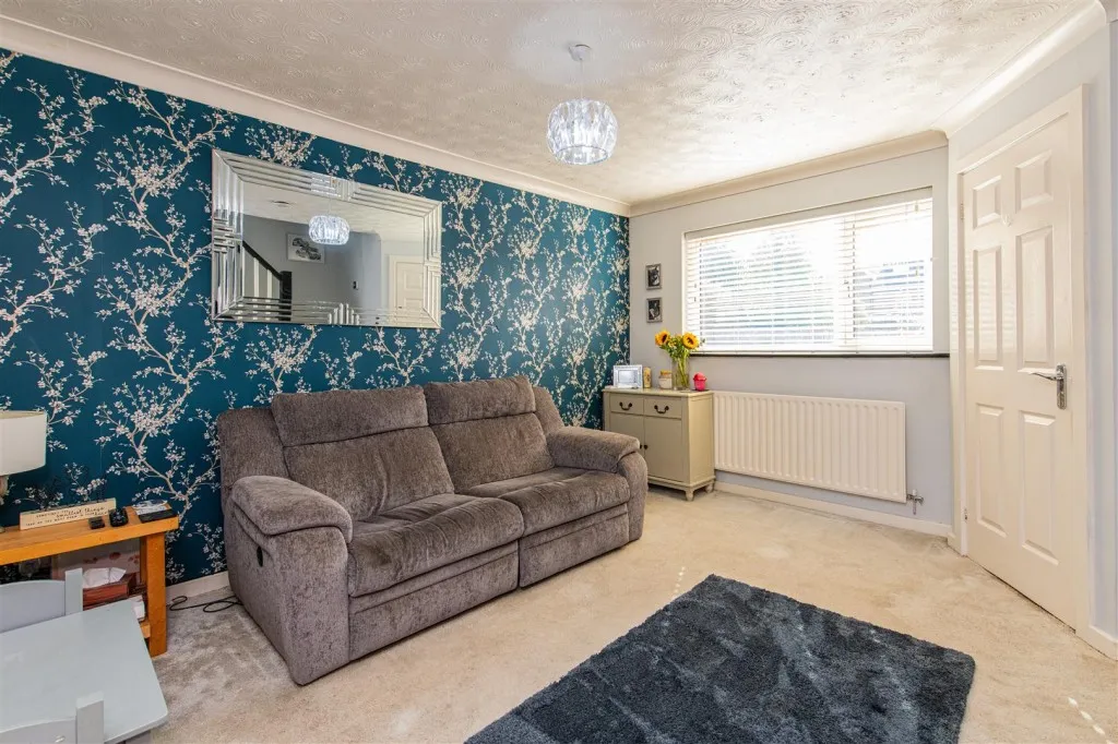 Wheatcroft Gardens, Rushden, photo 3