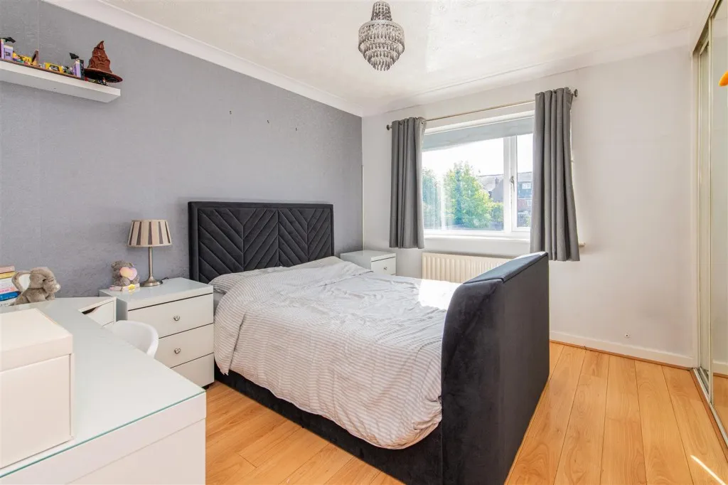 Wheatcroft Gardens, Rushden, photo 7
