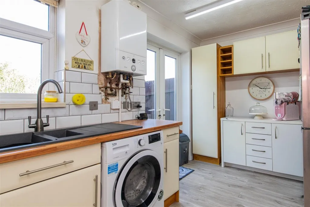 Wheatcroft Gardens, Rushden, photo 5