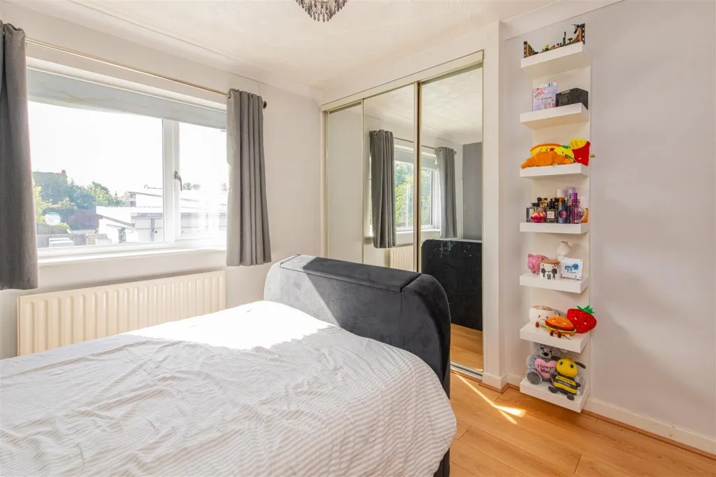 Wheatcroft Gardens, Rushden, photo 8
