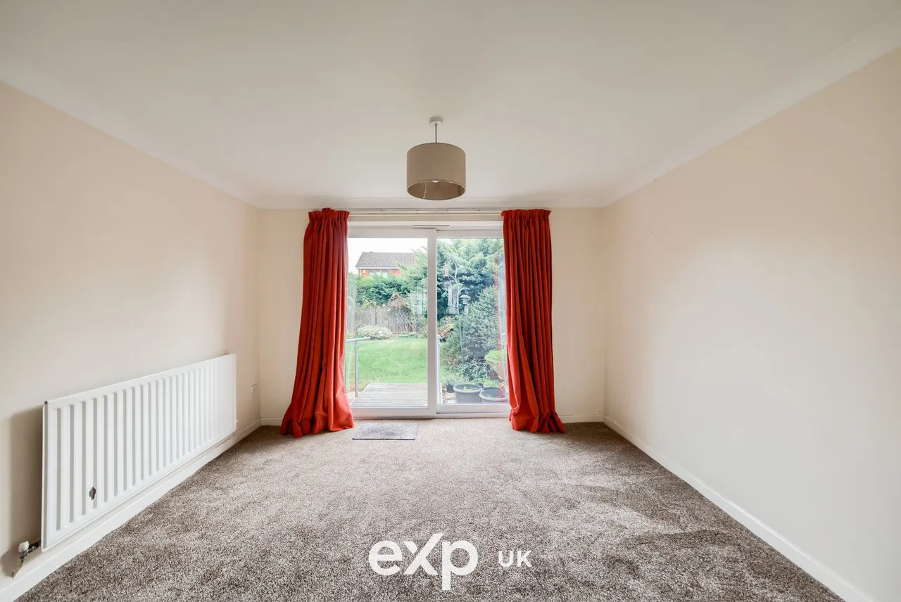Alderdale Crescent, Elmdon, B92, photo 3