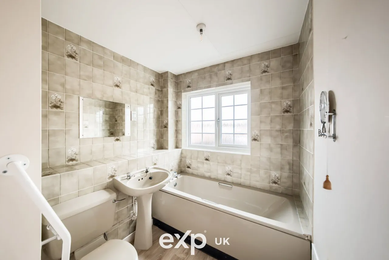 Alderdale Crescent, Elmdon, B92, photo 10