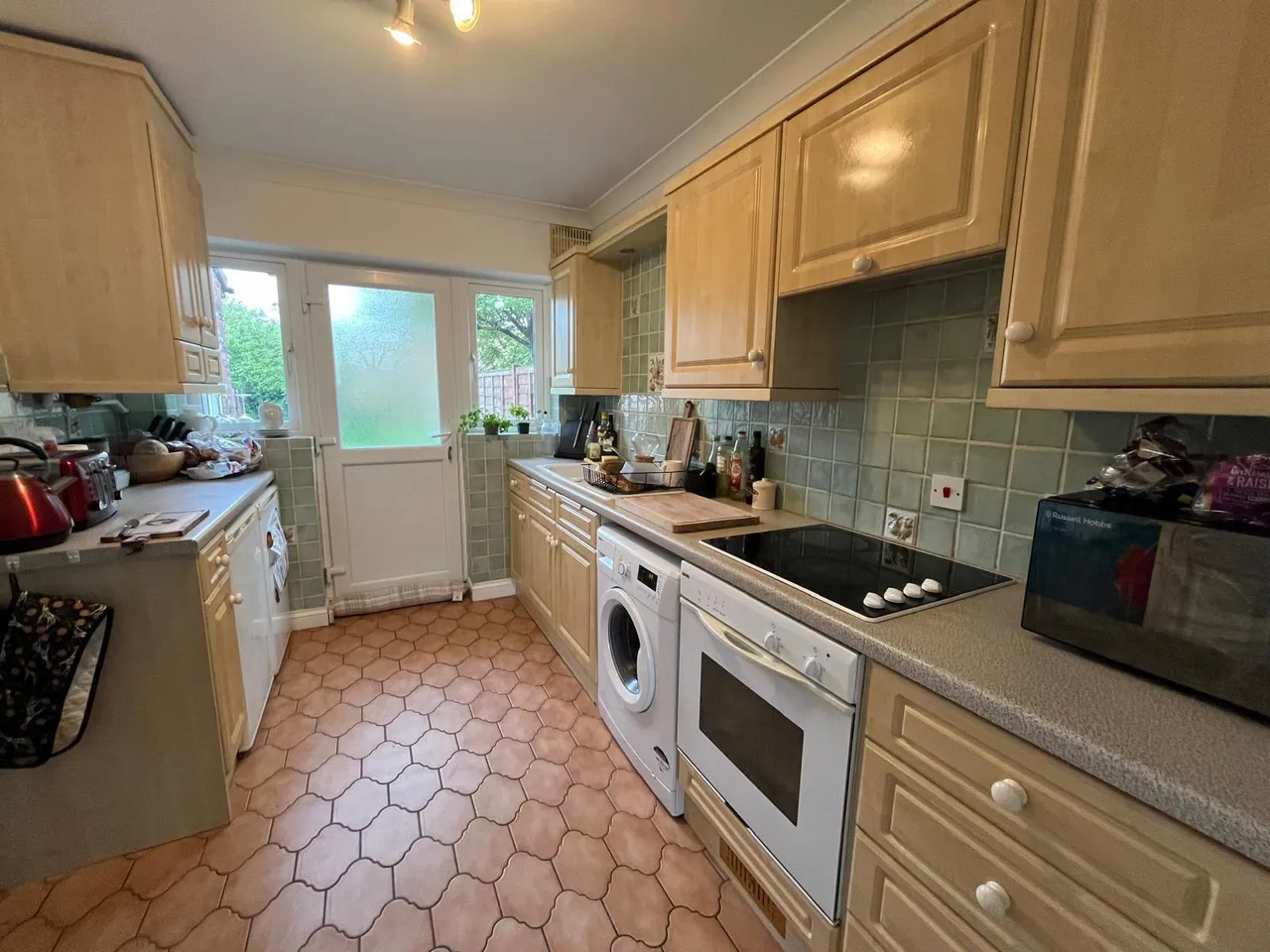 Home Farm Crescent., Whitnash, CV31, photo 2