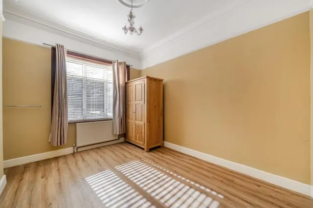 Pembroke Road, Woking, GU22, photo 13