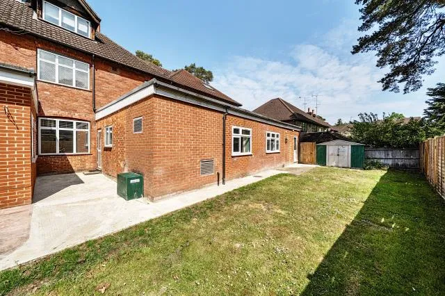 Pembroke Road, Woking, GU22, photo 23