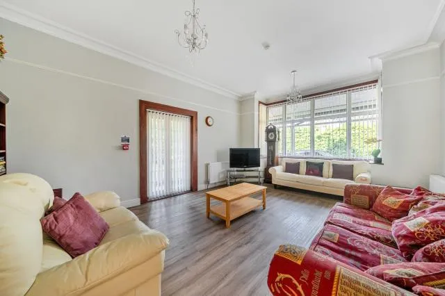 Pembroke Road, Woking, GU22, photo 7