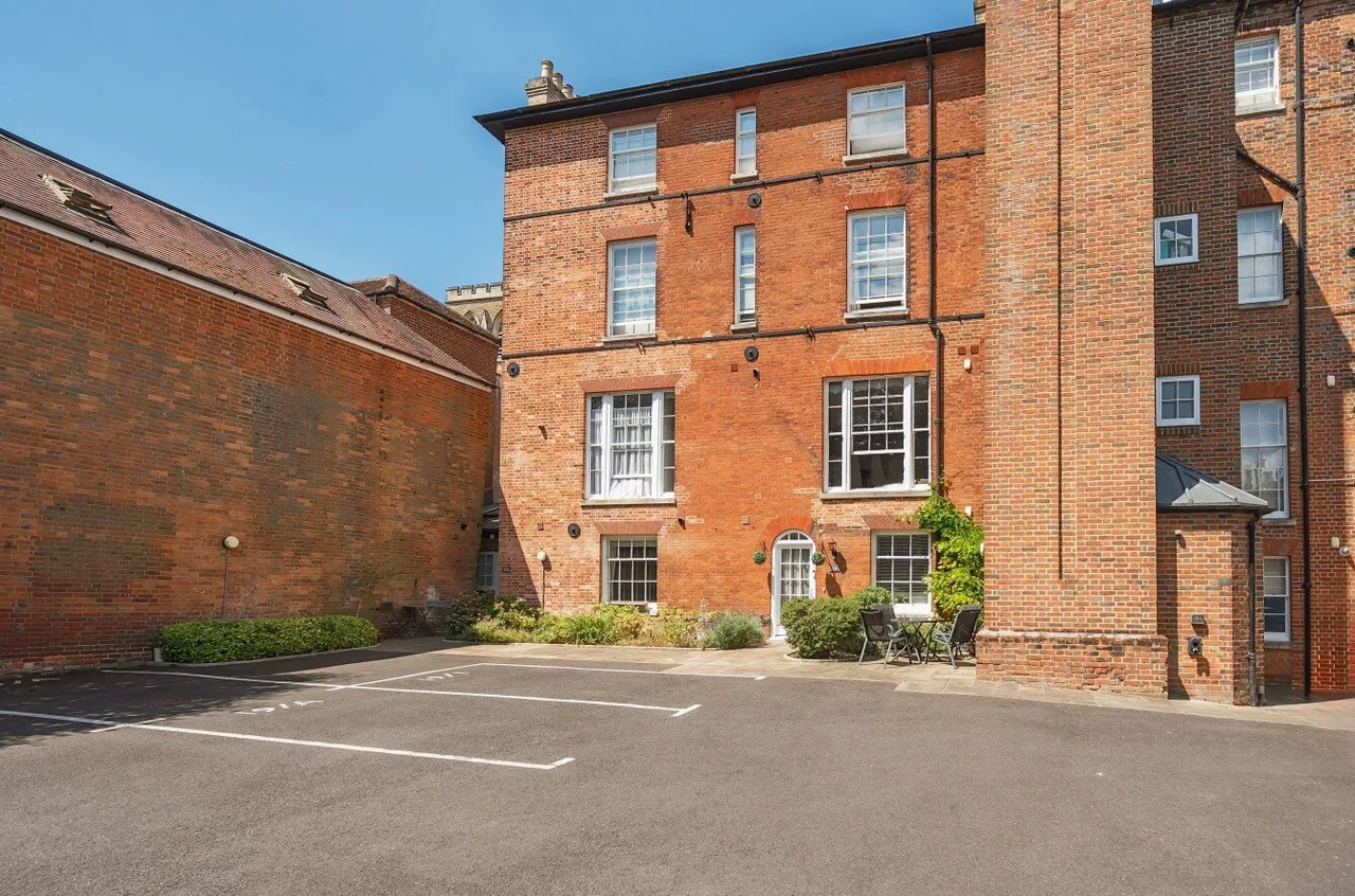 St. Peter Street, Winchester, SO23, photo 12