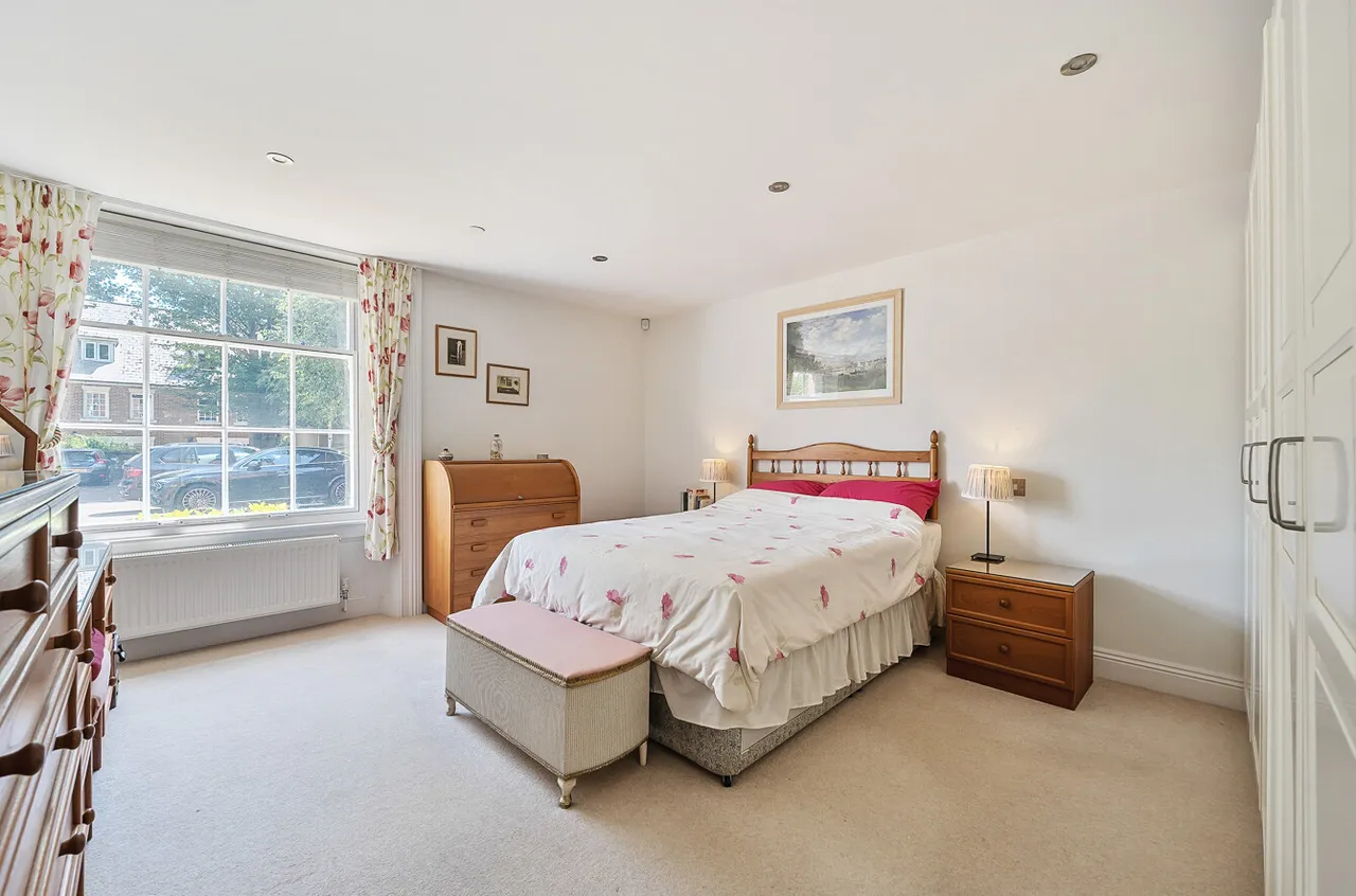 St. Peter Street, Winchester, SO23, photo 5