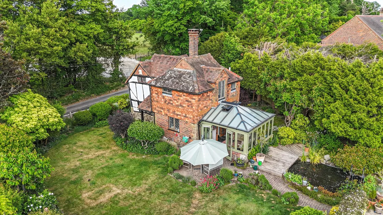 3 bed property for sale, Capel Road, Rusper, RH12