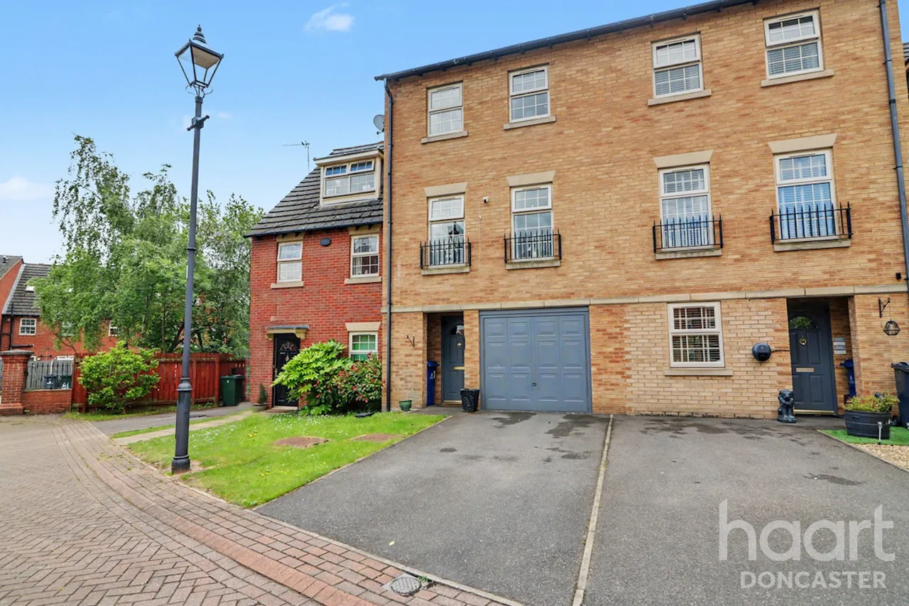 4 bed house for sale, Chelwood Court, Woodfield Plantation, DN4