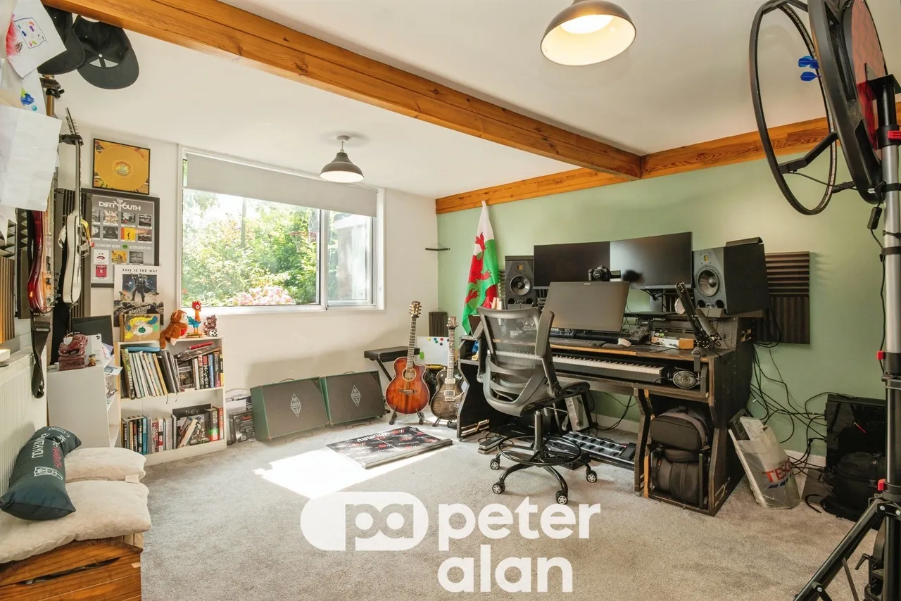 Stow Park Circle NEWPORT, NP20, photo 10