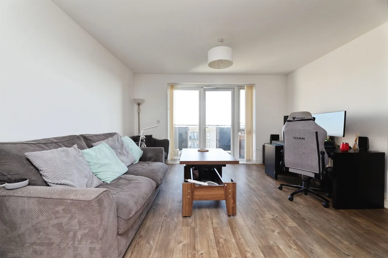 Handley Page Road, Barking, IG11, photo 5