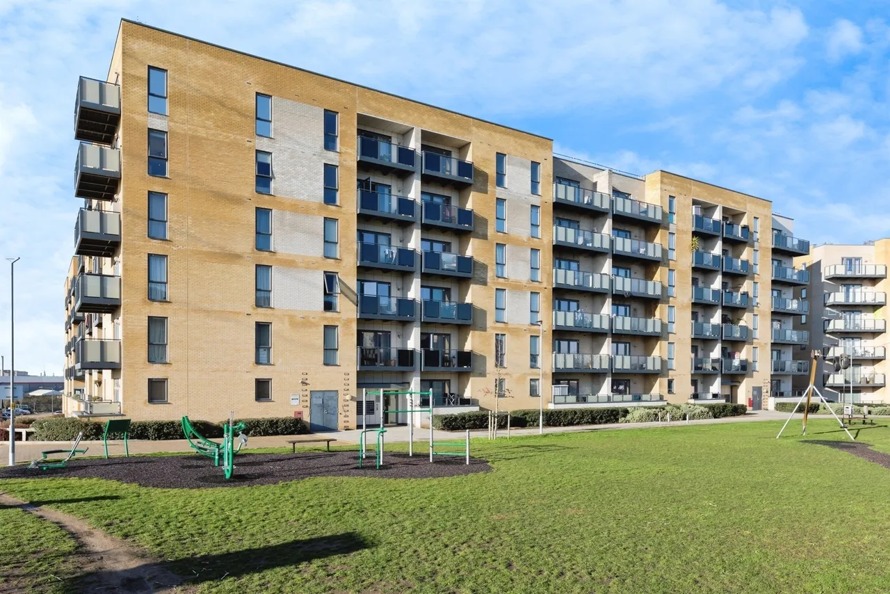 Handley Page Road, Barking, IG11, photo 8