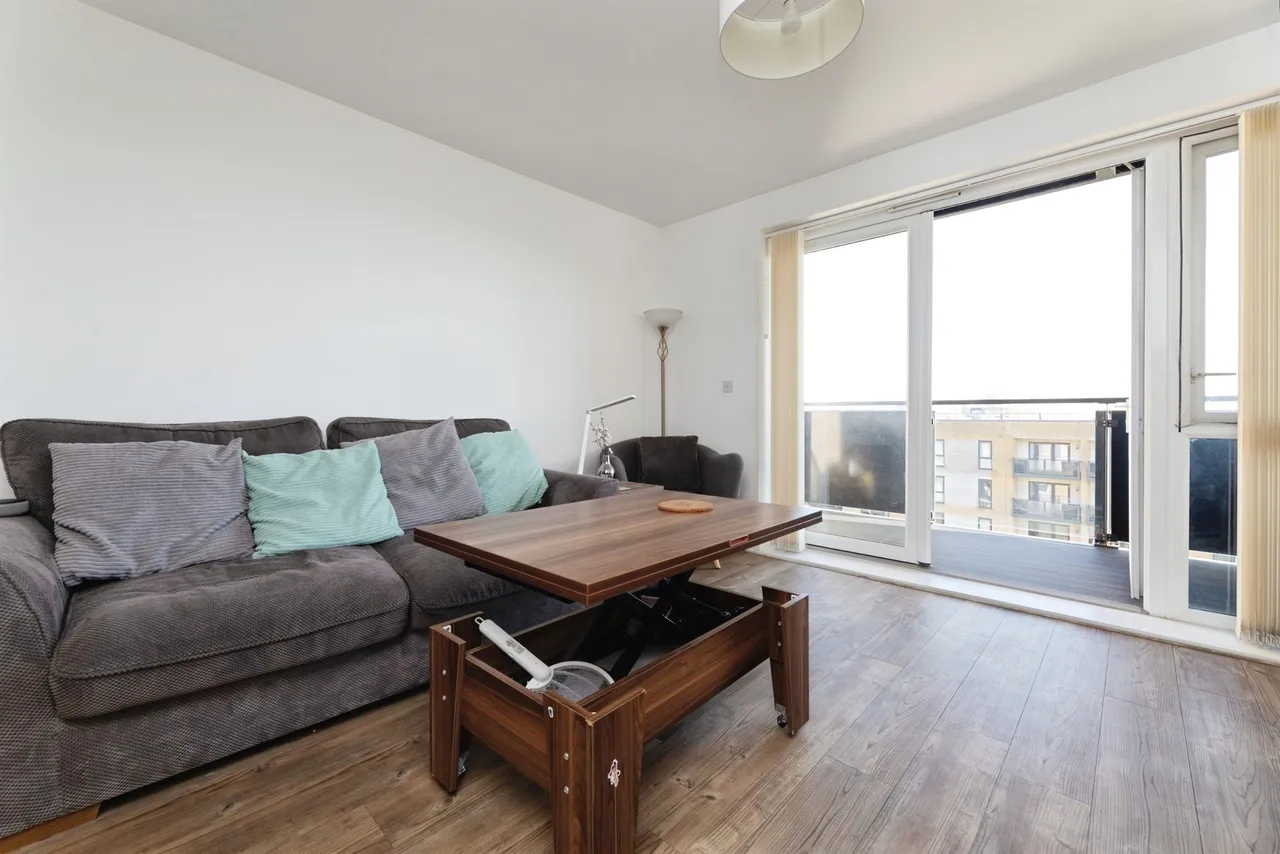 1 bed flat for sale, Handley Page Road, Barking, IG11