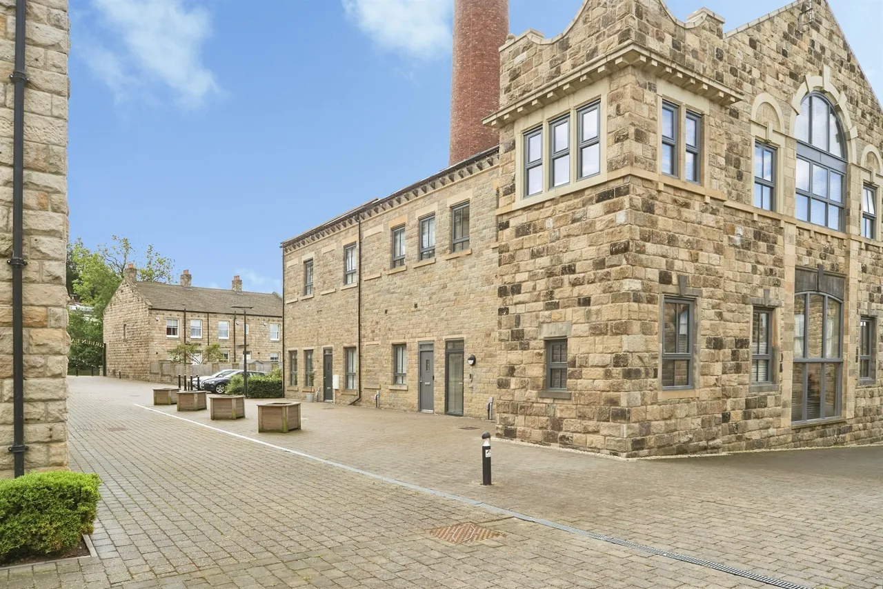 Dyehouse Walk, Yeadon, Leeds, photo 8