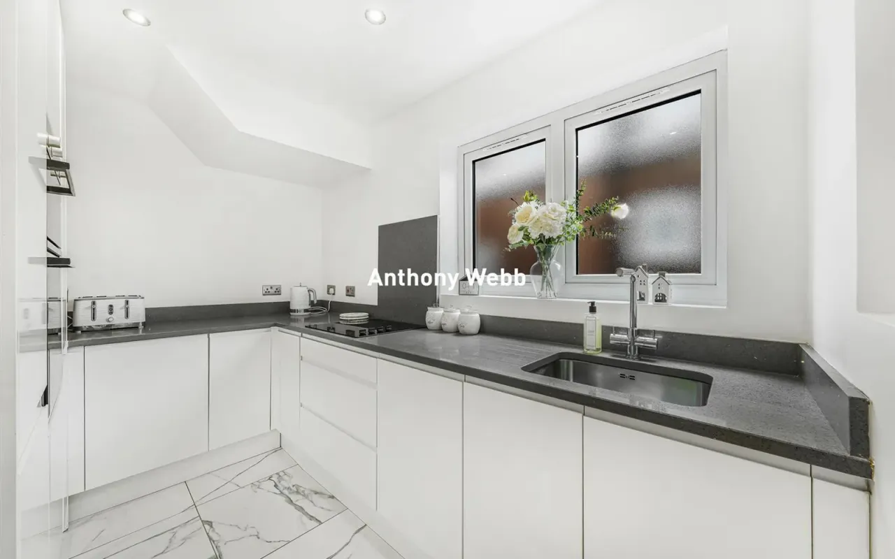 Greenway, Southgate, N14, photo 3