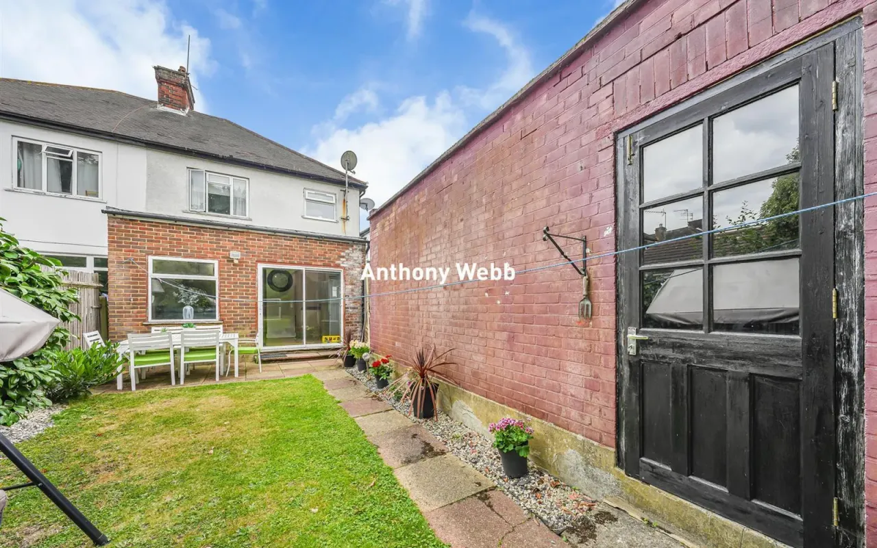 Greenway, Southgate, N14, photo 22