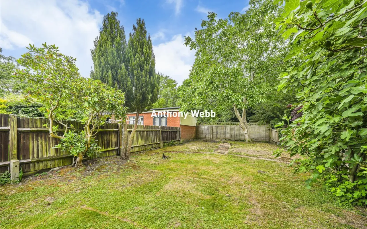 Greenway, Southgate, N14, photo 19