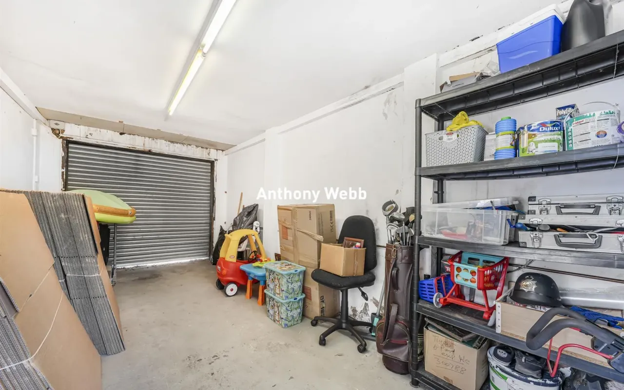 Greenway, Southgate, N14, photo 23