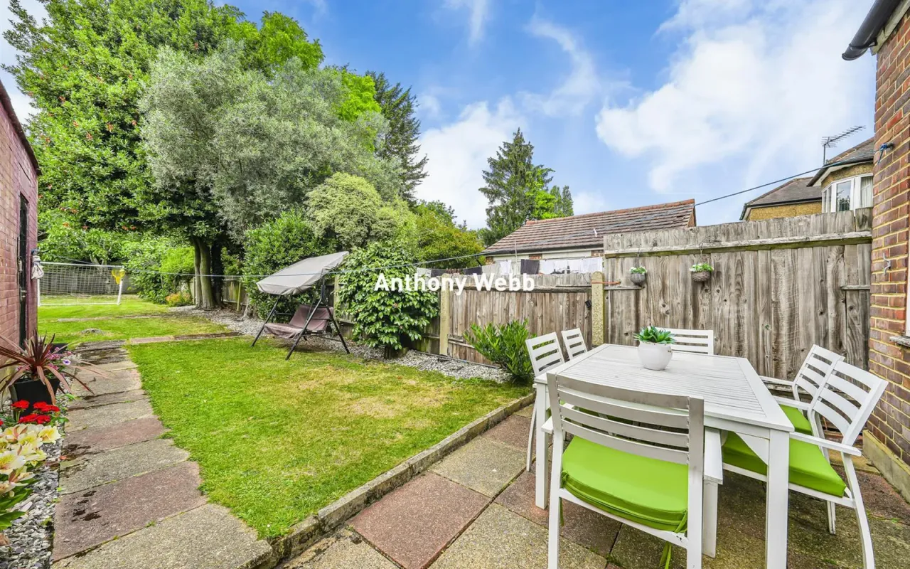 Greenway, Southgate, N14, photo 21