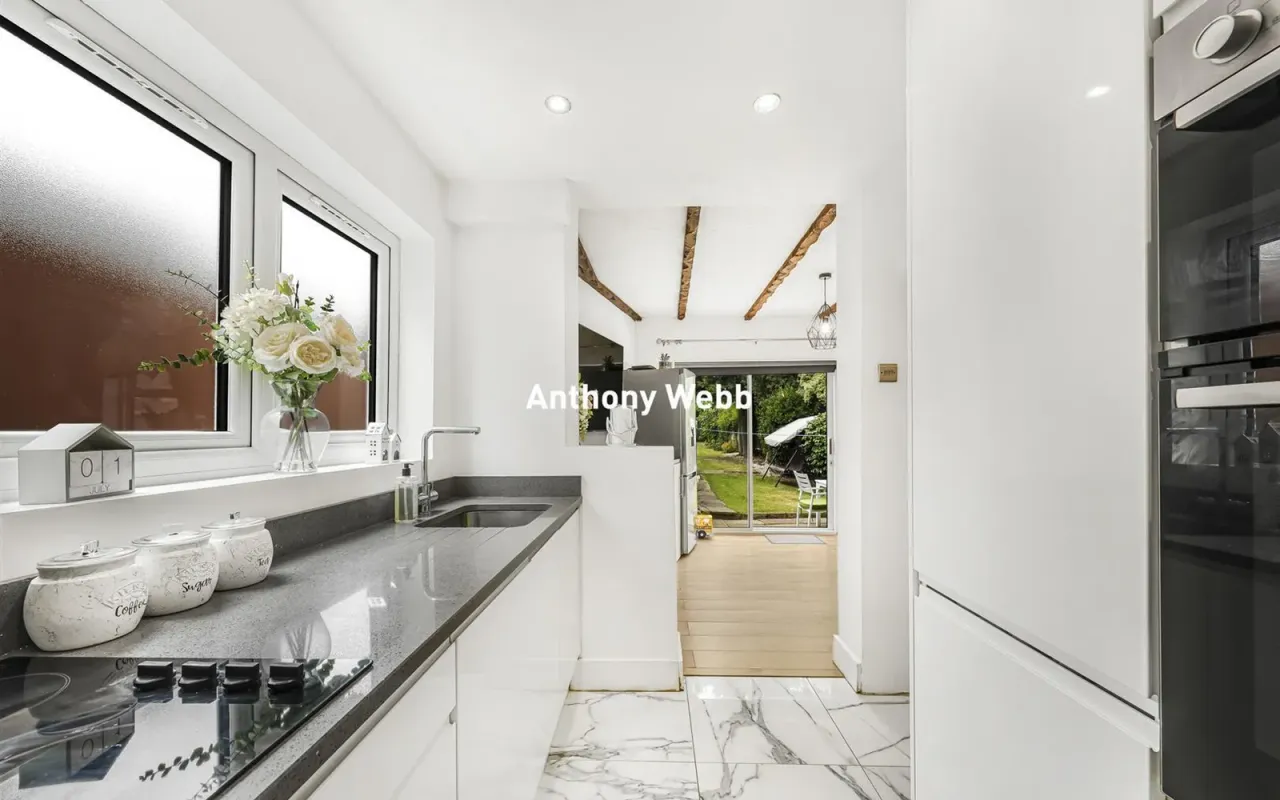 Greenway, Southgate, N14, photo 7