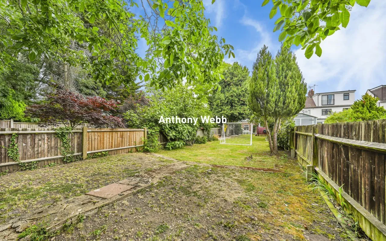 Greenway, Southgate, N14, photo 20