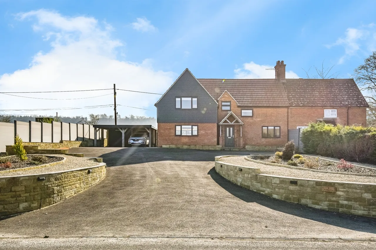 4 bed house for sale, Westbury Road, Little Cheverell, SN10