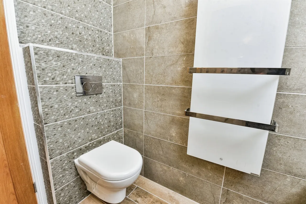 Westbury Road, Little Cheverell, SN10, photo 12