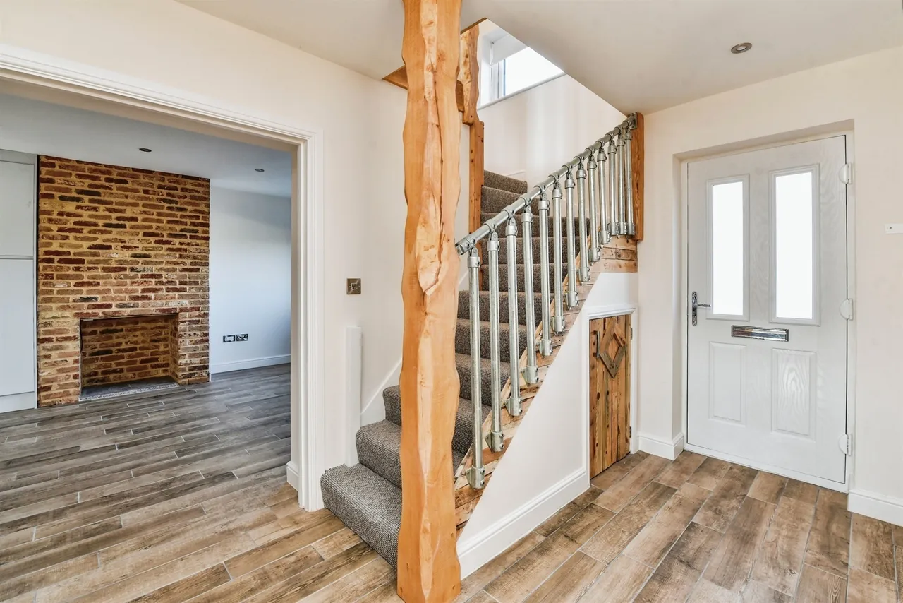 Westbury Road, Little Cheverell, SN10, photo 4