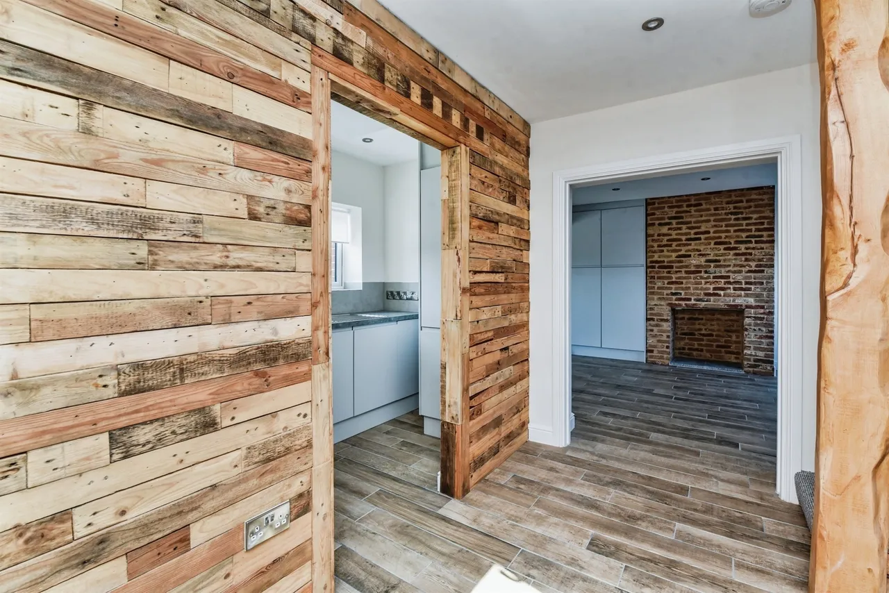 Westbury Road, Little Cheverell, SN10, photo 5