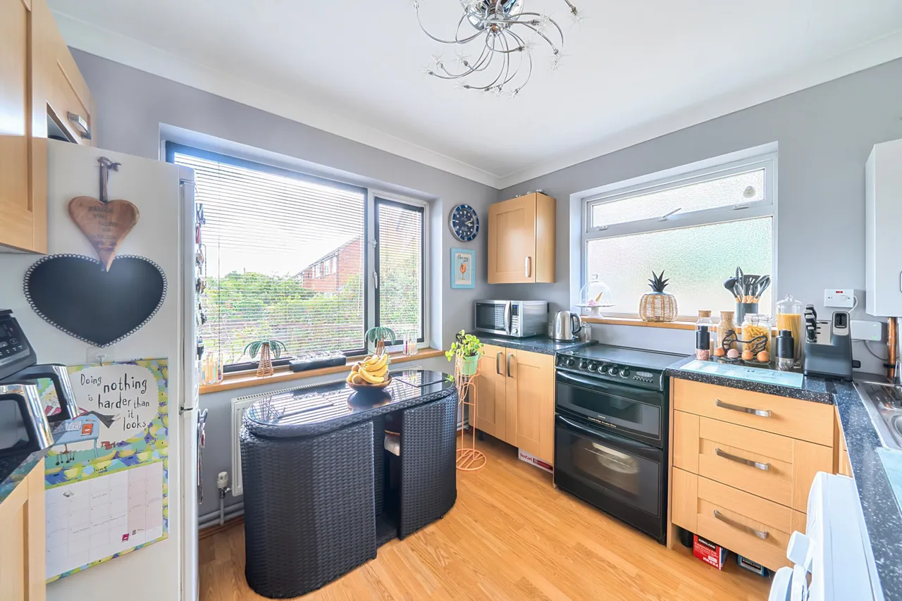 Godfrey Avenue, Northolt, UB5, photo 2