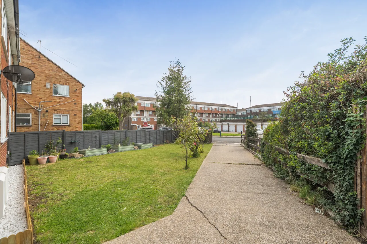 Godfrey Avenue, Northolt, UB5, photo 17