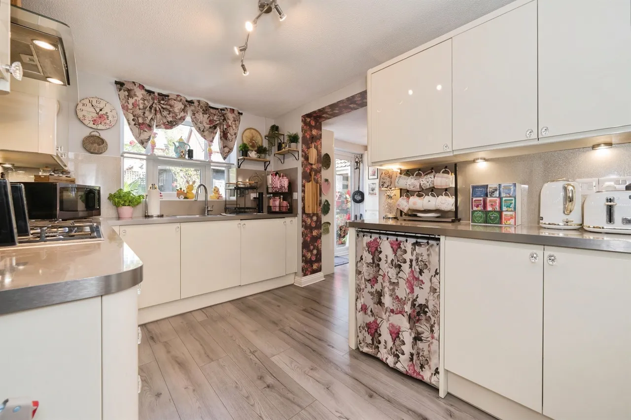Ascot Road, Horton Heath, SO50, photo 18