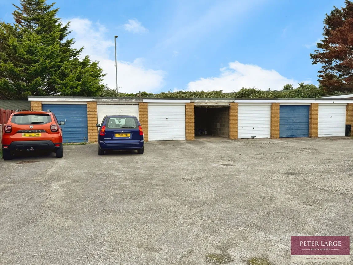 Pinetree Walk, Rhyl, Denbighshire, LL18 3SB, photo 15
