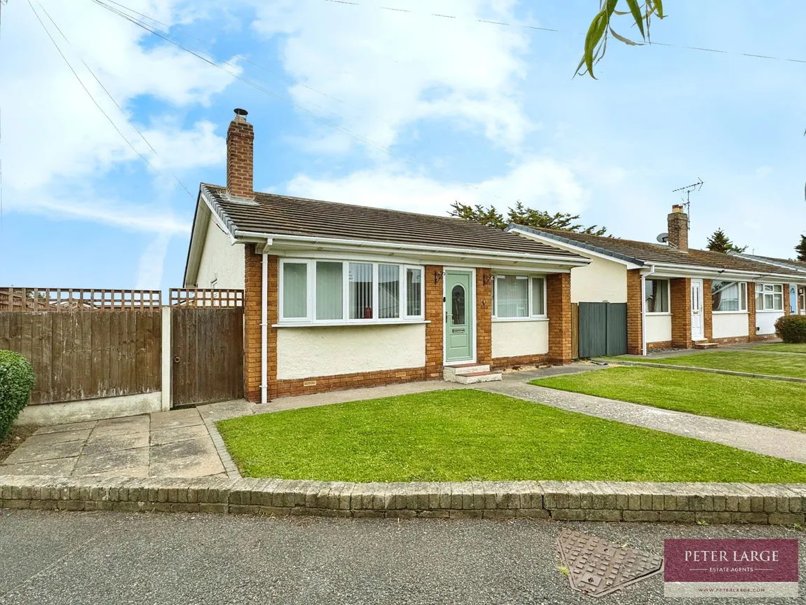 2 bed house for sale — Pinetree Walk, Rhyl, Denbighshire, LL18 3SB