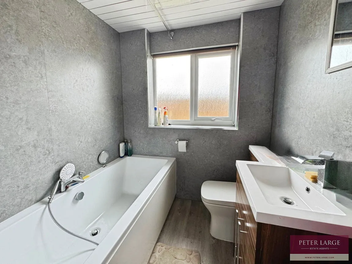 Pinetree Walk, Rhyl, Denbighshire, LL18 3SB, photo 8