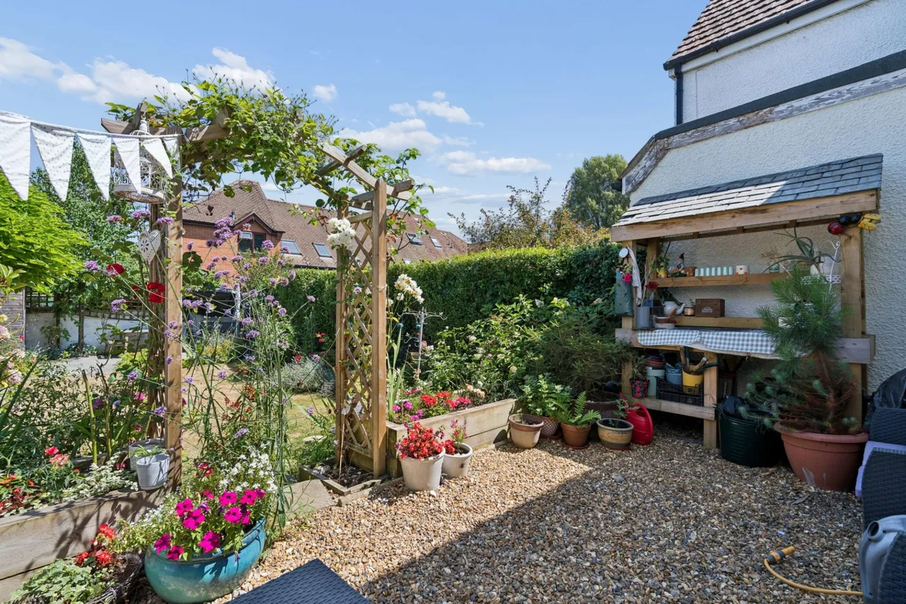 Kingsmead Road, High Wycombe, HP11, photo 13