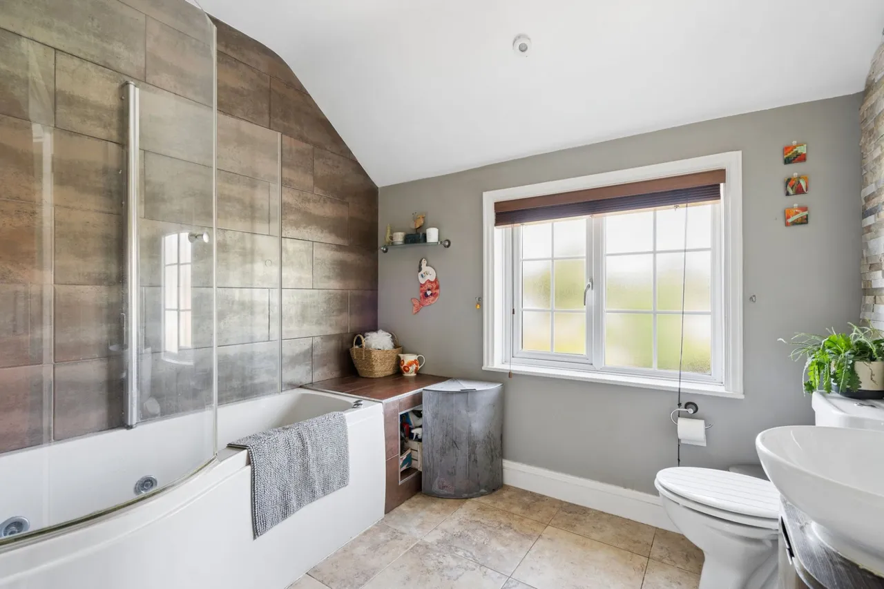 Kingsmead Road, High Wycombe, HP11, photo 11