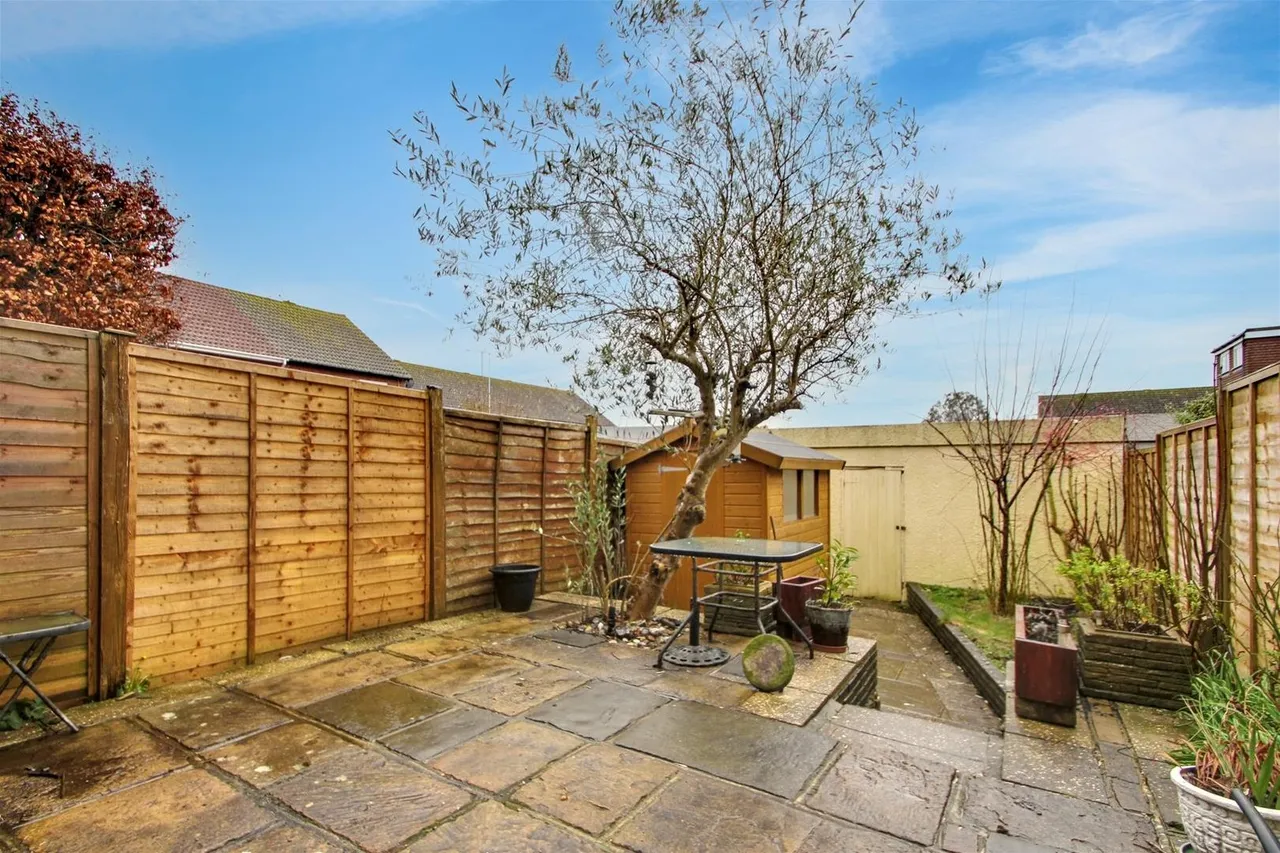 Wakehurst Place, Rustington, photo 3