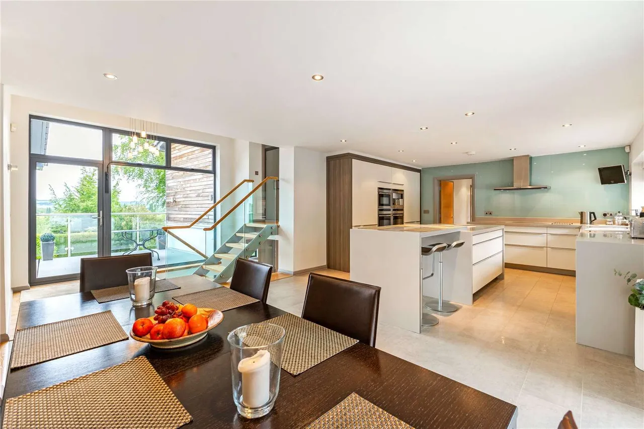 Stonehouse Lane, Cookham, Berkshire, SL6 9TP, photo 8