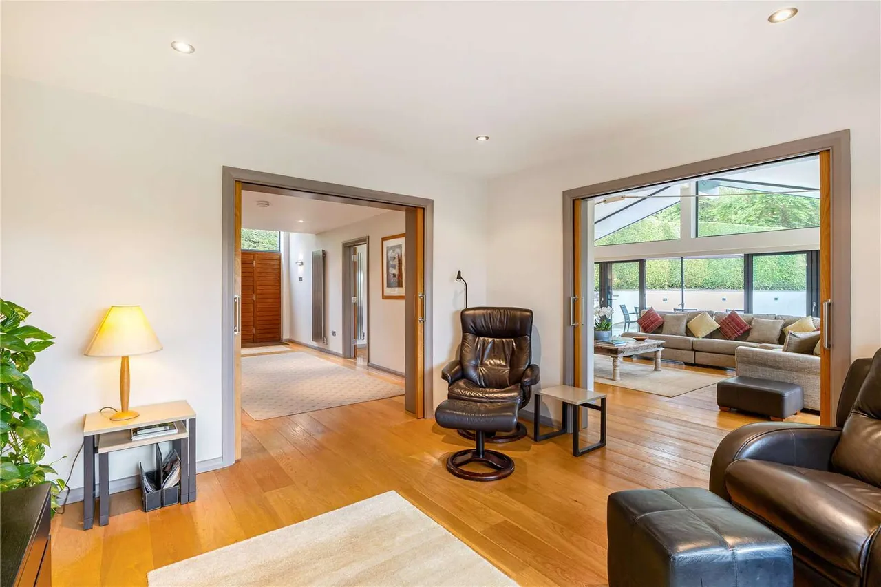 Stonehouse Lane, Cookham, Berkshire, SL6 9TP, photo 11